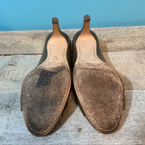 Coach  Whitney patent‎ leather heels in size 7.5 - Picture 9 of 13